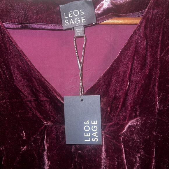 NWT Leo & Sage Crushed Velvet Short Sleeve Top Burgundy V Neck Size Large - Picture 4 of 8